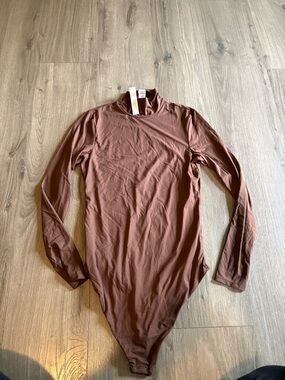 Victoria's Secret Brown Long Sleeve Bodysuit size medium brand new